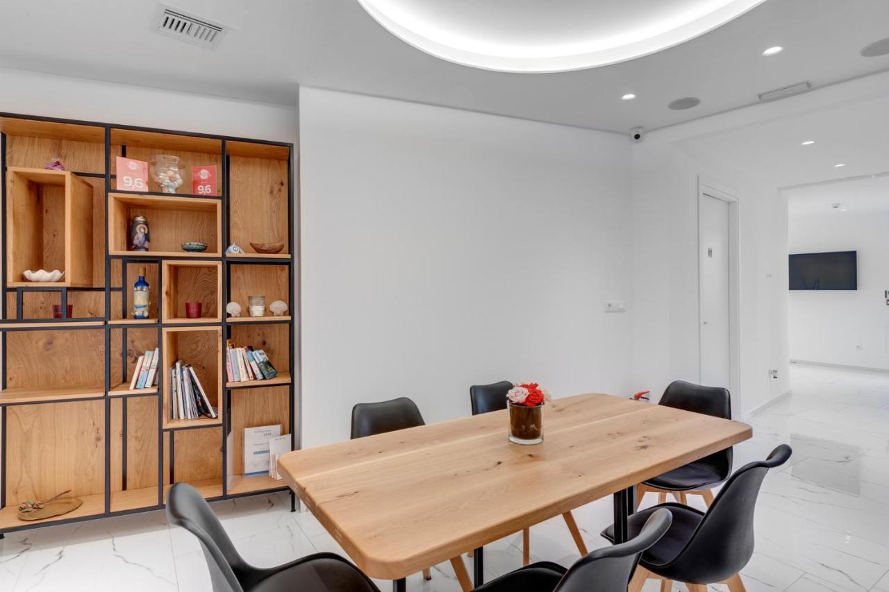 Makis Place Tourlos Bagian luar foto