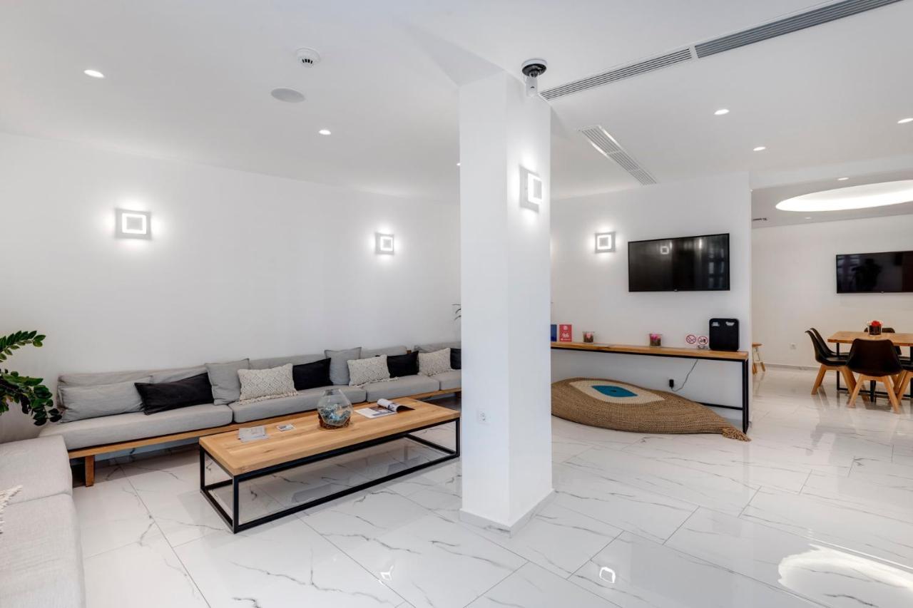 Makis Place Tourlos Bagian luar foto
