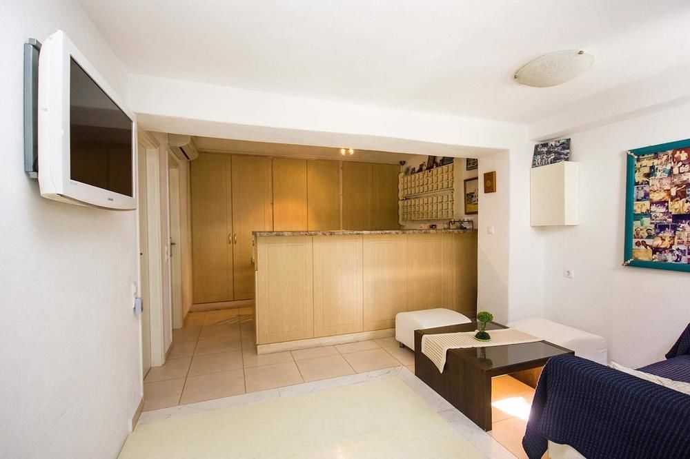 Makis Place Tourlos Bagian luar foto